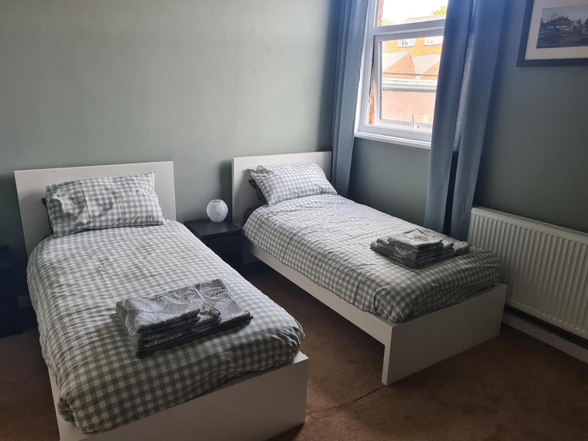 Hen House Otel Cannock Dış mekan fotoğraf