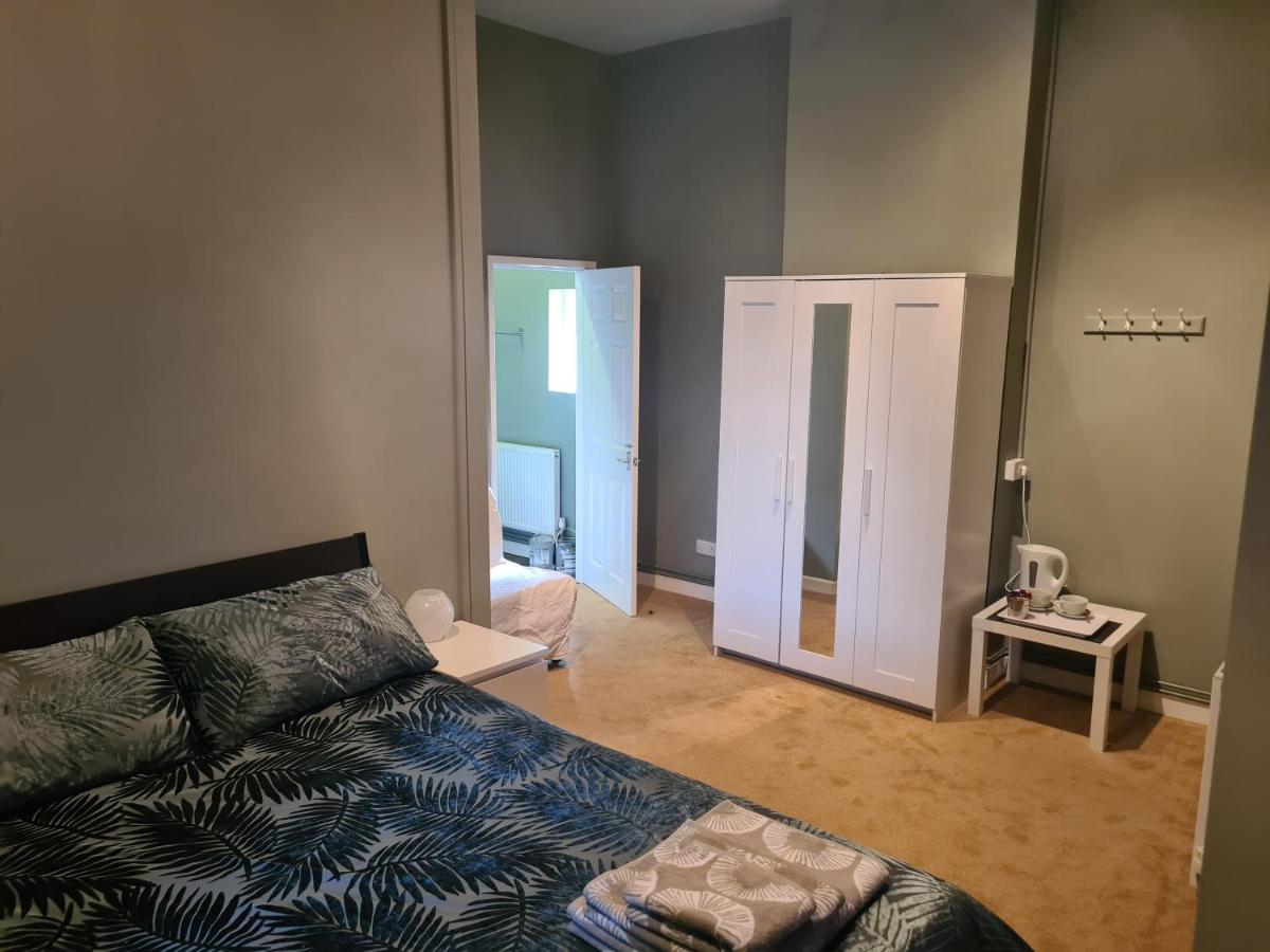 Hen House Otel Cannock Dış mekan fotoğraf